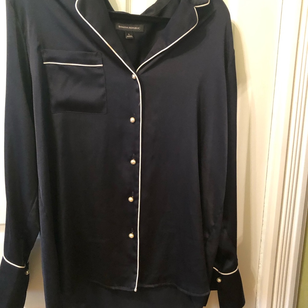 Banana Republic Navy Satin Pajama Shirt with White Trim, size L